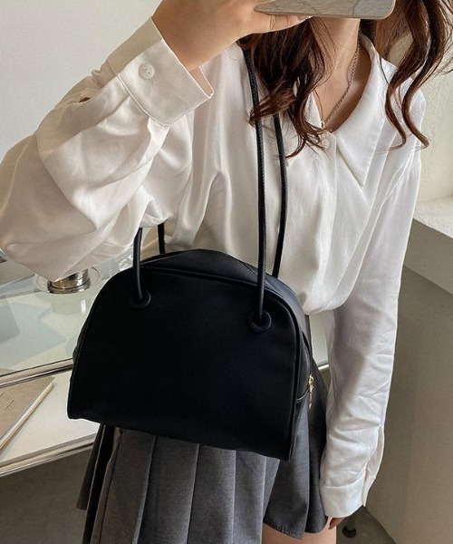 Per sist ence(パーシエンス)の「フェイクレザーアイレットシンプルショルダー(ショルダーバッグ・レディース・オフホワイト/ブラック/ブラウン/ベージュ・FREE)」の15枚目の写真