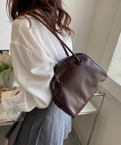 Per sist ence(パーシエンス)の「フェイクレザーアイレットシンプルショルダー(ショルダーバッグ・レディース・オフホワイト/ブラック/ブラウン/ベージュ・FREE)」の20枚目の写真
