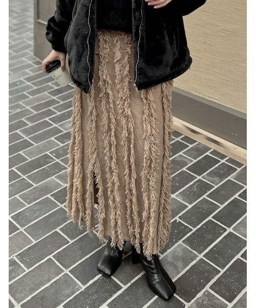 Re:EDIT（リエディ）の「[2024-25 WINTER COLLECTION][低身長サイズ有]フリンジニットナロースカート（スカート・レディース・ブラック/アイボリー/モカ・SHORT/MEDIUM/LARGE）」の5枚目の写真