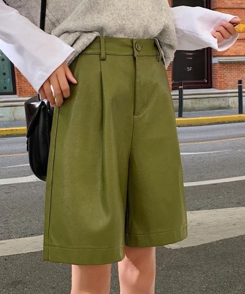 H.TOKYO(エイチトウキョウ)の「レザーライクハーフパンツ(その他パンツ・レディース・カーキ/ブラック/グリーン・LARGE/MEDIUM/XX-LARGE/X-LARGE)」の9枚目の写真