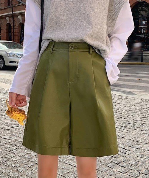 H.TOKYO(エイチトウキョウ)の「レザーライクハーフパンツ(その他パンツ・レディース・カーキ/ブラック/グリーン・LARGE/MEDIUM/XX-LARGE/X-LARGE)」の6枚目の写真