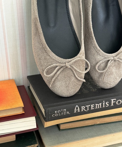 by muni:r（バイ ムニール）の「リボンスエードフラットシューズ（バレエシューズ・レディース・ブラック/レッド/レオパード/ライトピンク/グレイッシュベージュ・23.5cm/24.5cm/23.0cm/24.0cm/25.0cm）」の7枚目の写真