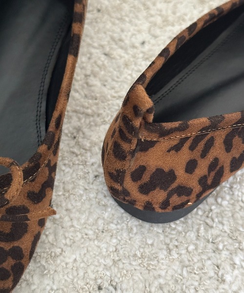 by muni:r（バイ ムニール）の「リボンスエードフラットシューズ（バレエシューズ・レディース・ブラック/レッド/レオパード/ライトピンク/グレイッシュベージュ・23.5cm/24.5cm/23.0cm/24.0cm/25.0cm）」の13枚目の写真