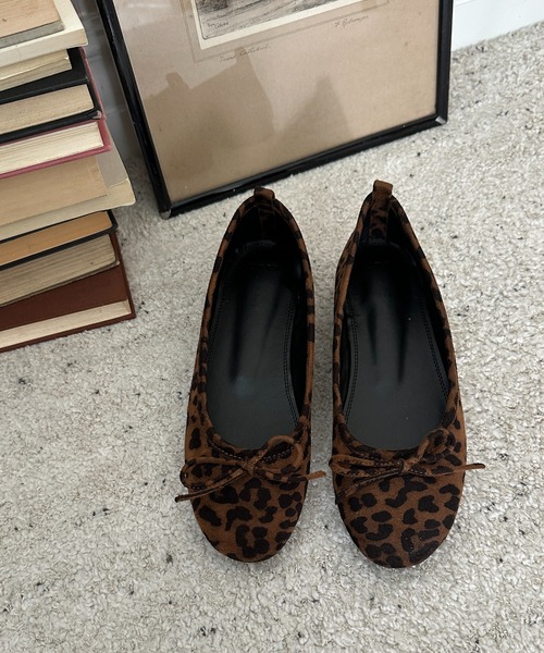 by muni:r（バイ ムニール）の「リボンスエードフラットシューズ（バレエシューズ・レディース・ブラック/レッド/レオパード/ライトピンク/グレイッシュベージュ・23.5cm/24.5cm/23.0cm/24.0cm/25.0cm）」の17枚目の写真