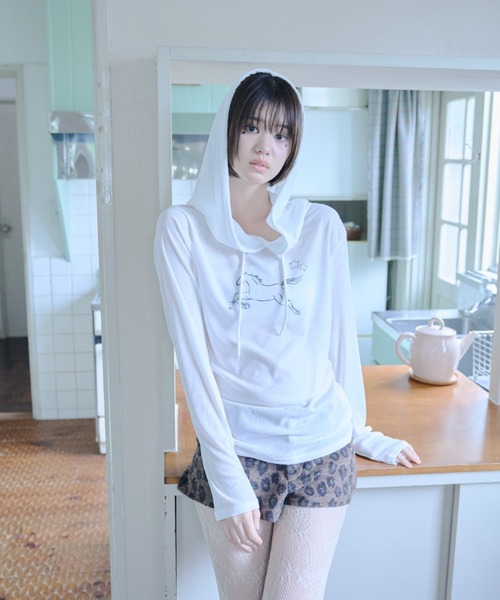 Smyeon（スミョン）の「Graphic sheer hoodie/グラフィックシアーパーカー（パーカー・レディース・ホワイト/ブラック・FREE）」の22枚目の写真