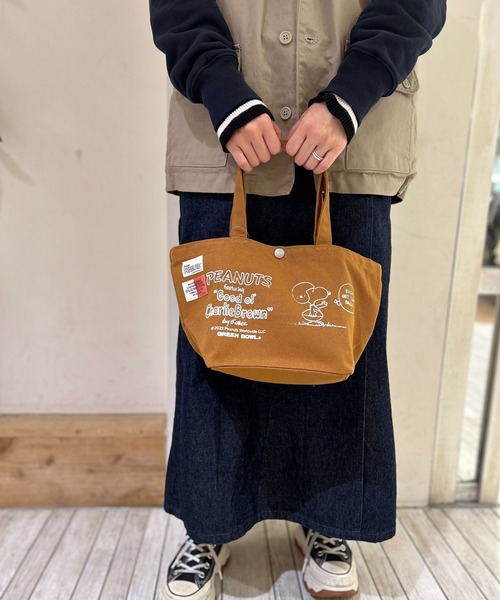 SNOOPY×OLD BETTY'S(スヌーピーカケルオールドベティーズ)の「SNOOPY Heavy Canvas Lunch Bag(FOOTBALL)(トートバッグ・レディース・ライトグレー/ブラック/キャメル/オリーブ/ネイビー・FREE)」の5枚目の写真