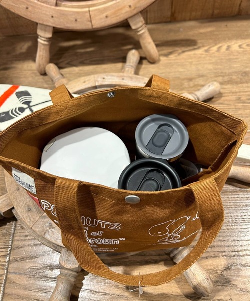 SNOOPY×OLD BETTY'S(スヌーピーカケルオールドベティーズ)の「SNOOPY Heavy Canvas Lunch Bag(FOOTBALL)(トートバッグ・レディース・ライトグレー/ブラック/キャメル/オリーブ/ネイビー・FREE)」の10枚目の写真