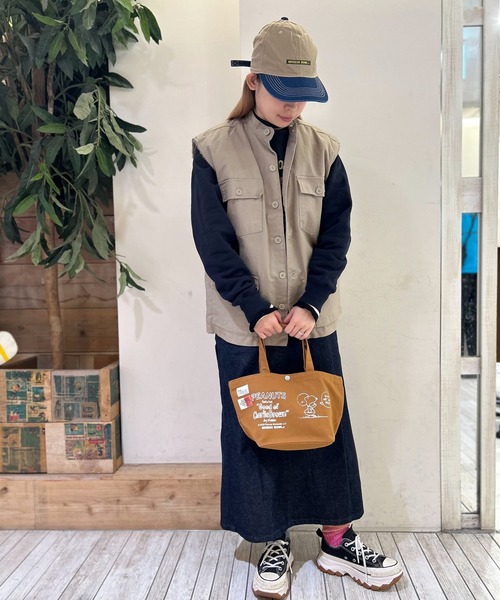 SNOOPY×OLD BETTY'S(スヌーピーカケルオールドベティーズ)の「SNOOPY Heavy Canvas Lunch Bag(FOOTBALL)(トートバッグ・レディース・ライトグレー/ブラック/キャメル/オリーブ/ネイビー・FREE)」の11枚目の写真