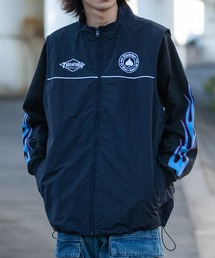 THRASHER（スラッシャー）の「【at】〔THRASHER/スラッシャー〕フロントロゴ刺繍 ナイロン フルジップ ベスト（ベスト）」