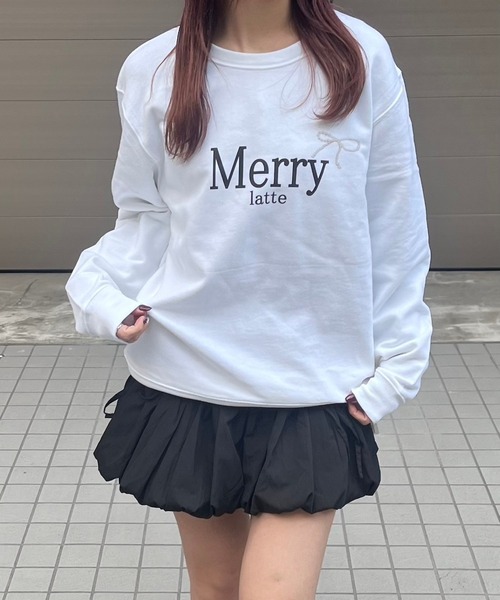 merrylatte(メリーラテ)の「【軽量】リボンパールデザイントレーナー スウェット(スウェット・レディース・ホワイト・LARGE)」の1枚目の写真