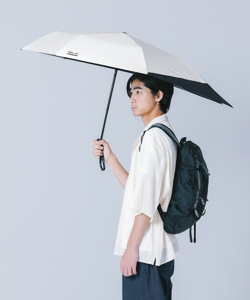 IZA（イーザ）の「完全遮光 IZA【BACKPACK GUARD】 日傘 折りたたみ バックパックガード Wpc.（折りたたみ傘・メンズ・ホワイト×ブラック/ライトグレー系/ベージュ系その他/ブラック×グレー・FREE）」の7枚目の写真