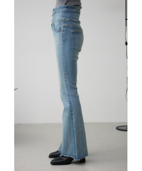 AZUL by moussy(アズールバイマウジー)の「AZUL DENIM ハイウエストボタンフレアデニム(デニムパンツ・レディース・ブルー/ライトブルー・SMALL/MEDIUM)」の8枚目の写真