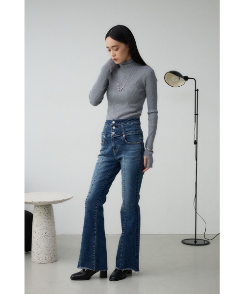 AZUL by moussy(アズールバイマウジー)の「AZUL DENIM ハイウエストボタンフレアデニム(デニムパンツ・レディース・ブルー/ライトブルー・SMALL/MEDIUM)」の16枚目の写真