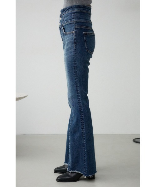 AZUL by moussy(アズールバイマウジー)の「AZUL DENIM ハイウエストボタンフレアデニム(デニムパンツ・レディース・ブルー/ライトブルー・SMALL/MEDIUM)」の19枚目の写真
