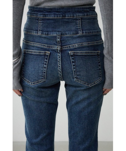 AZUL by moussy(アズールバイマウジー)の「AZUL DENIM ハイウエストボタンフレアデニム(デニムパンツ・レディース・ブルー/ライトブルー・SMALL/MEDIUM)」の22枚目の写真