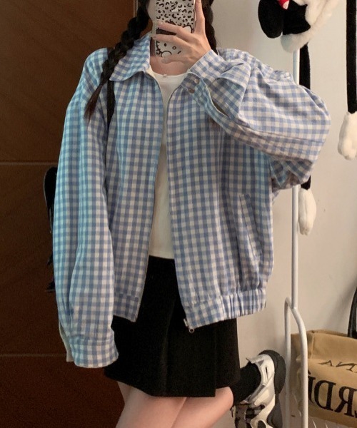 LAC-VERT(ラック・ヴェール)の「【2WAY】リバーシブル 無地/チェック柄ブルゾン(ブルゾン・レディース・オフホワイト/ネイビー・FREE)」の4枚目の写真