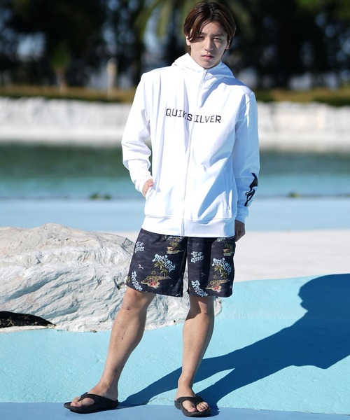 Quiksilver(クイックシルバー)の「QUIKSILVER/クイックシルバー 水着 ラッシュガード ジップフーディ パーカー BIG CLICKER ZIP HOODIE QLY251032(ラッシュガード・メンズ・ホワイト/ブラック・M/L/XL)」の8枚目の写真