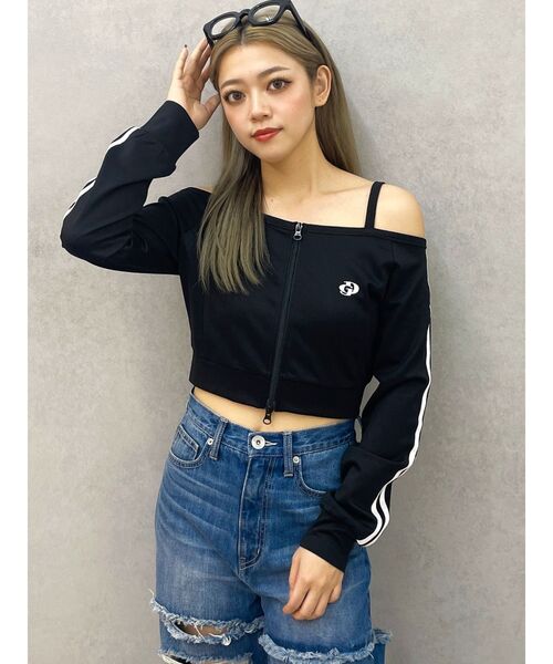 GYDA（ジェイダ）の「GD track 2ラインオフショルトップス（Tシャツ/カットソー・レディース・ブラック/ベージュ/オフホワイト・FREE）」の3枚目の写真