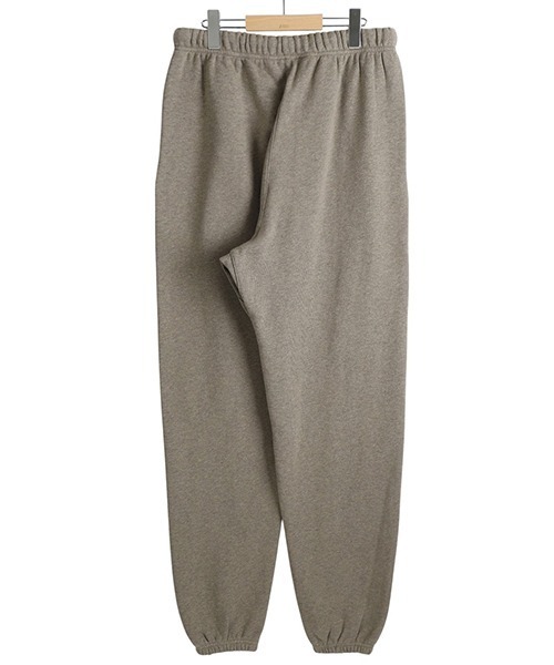 Fear of God Los Angeles（フィアーオブゴッドロサンゼルス）の「ESSENTIALS FEAR OF GOD / エッセンシャルズ フィア オブ ゴッド：FLEECE ESSENTIAL SWEATPANT：130HO242029F[WAX]（スウェットパンツ・メンズ・ヘザーグレー・S/M）」の2枚目の写真