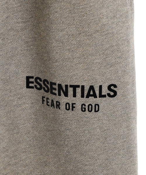 Fear of God Los Angeles（フィアーオブゴッドロサンゼルス）の「ESSENTIALS FEAR OF GOD / エッセンシャルズ フィア オブ ゴッド：FLEECE ESSENTIAL SWEATPANT：130HO242029F[WAX]（スウェットパンツ・メンズ・ヘザーグレー・S/M）」の3枚目の写真