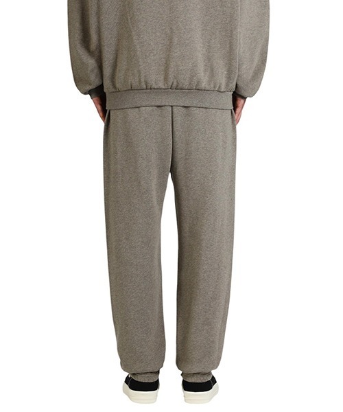 Fear of God Los Angeles（フィアーオブゴッドロサンゼルス）の「ESSENTIALS FEAR OF GOD / エッセンシャルズ フィア オブ ゴッド：FLEECE ESSENTIAL SWEATPANT：130HO242029F[WAX]（スウェットパンツ・メンズ・ヘザーグレー・S/M）」の7枚目の写真
