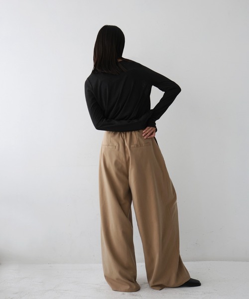 hellam（へラム）の「センタータックワイドパンツ（スラックス・レディース・ブラック/ライトグレー/キャメル/チャコール・FREE）」の16枚目の写真