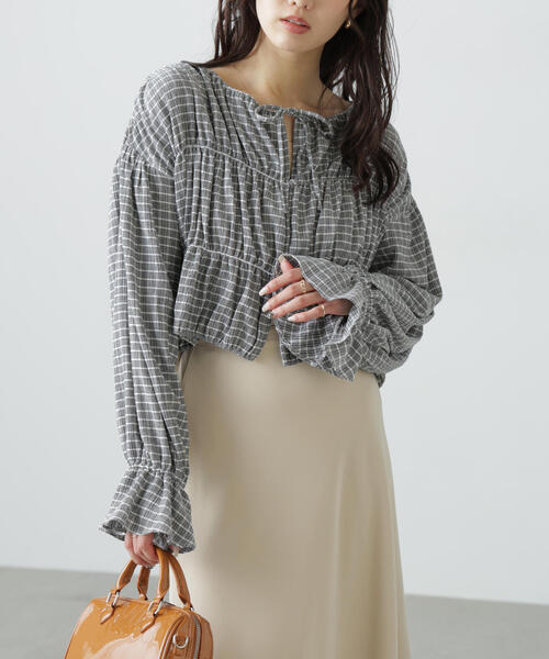 FREE'S MART(フリーズマート)の「◆シアーギャザー前開き短丈ブラウス(シャツ/ブラウス・レディース・イエロー/ホワイト/ブラック/ブラック系その他・FREE)」の21枚目の写真