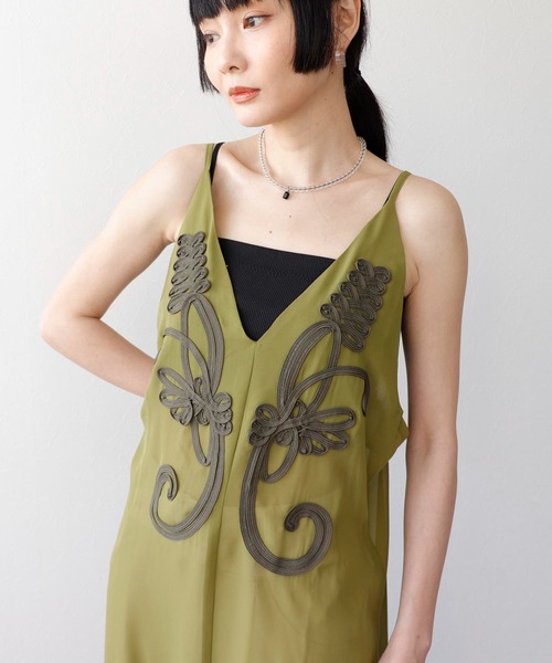 Three Four Time（ｽﾘｰﾌｫｰﾀｲﾑ）の「モチーフコード刺繍キャミワンピース（ワンピース・レディース・ブラック/カーキ/ベージュ・FREE）」の13枚目の写真