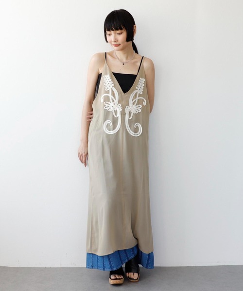 Three Four Time（ｽﾘｰﾌｫｰﾀｲﾑ）の「モチーフコード刺繍キャミワンピース（ワンピース・レディース・ブラック/カーキ/ベージュ・FREE）」の17枚目の写真