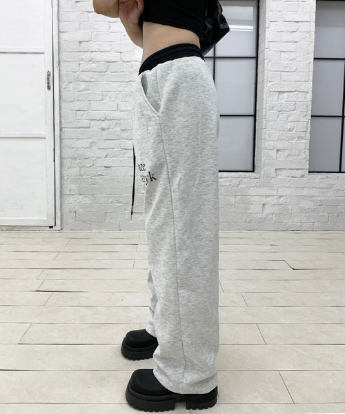 lilful(リルフル)の「配色 フロントロゴスウェットイージーパンツ(スウェットパンツ・レディース・グレー/ブラック/ホワイト・M/L)」の15枚目の写真