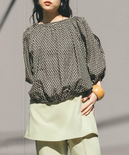 KBF（ケイビーエフ）の「2WAYフラワープリントブラウス（シャツ/ブラウス・レディース・ホワイト系その他/グリーン系その他/ブラック系その他・ONE）」の5枚目の写真