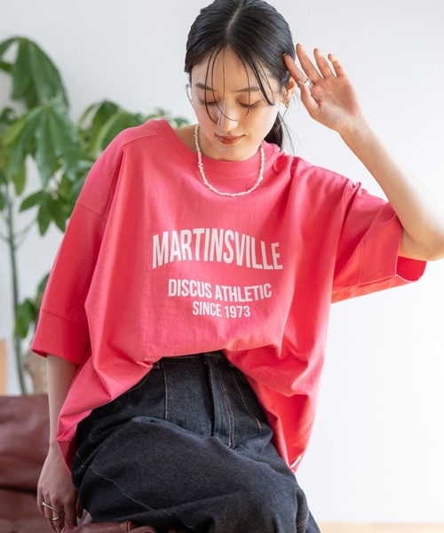 DISCUS ATHLETIC(ディスカス アスレチック)の「【DISCUS/ディスカス】カレッジBIGTシャツ(Tシャツ/カットソー・レディース・ブルー/レッド/グリーン/ホワイト/グレー/ブラック・FREE)」の6枚目の写真