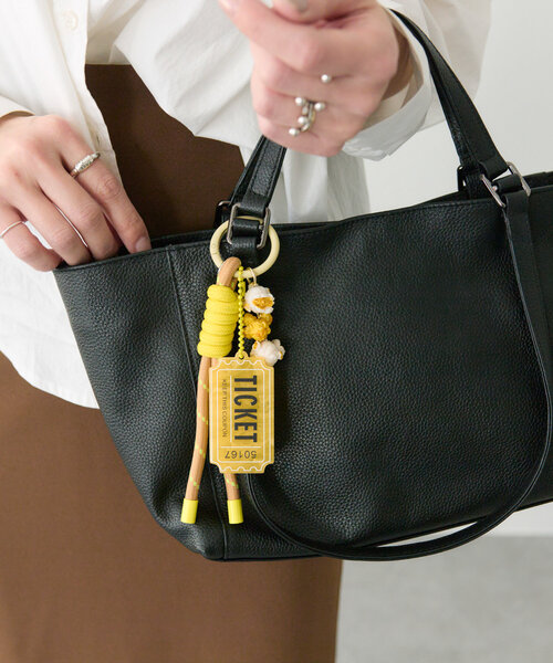 ear PAPILLONNER（イアパピヨネ）の「シネマデートストラップ/チャーム（チャーム・レディース・イエロー/グリーン・FREE）」の14枚目の写真