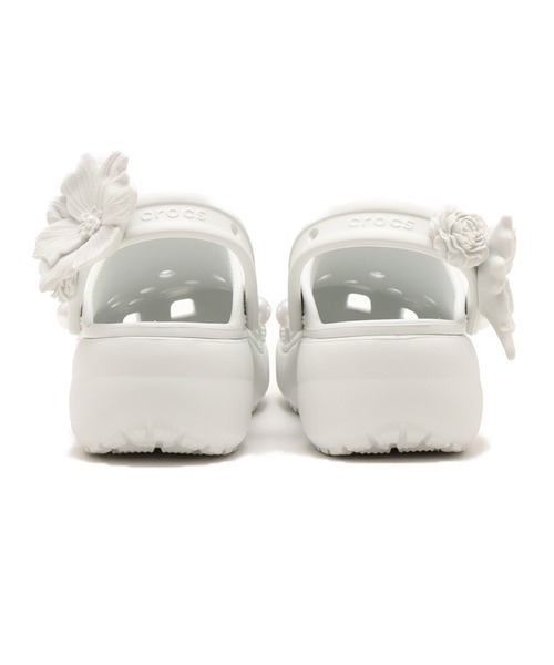 crocs(クロックス)の「crocs Classic Platform Bouquet Clog / クロックス クラッシック プラットフォーム ブーケット クロッグ(サンダル・レディース・ライトグレー・23.0cm/24.0cm/22.0cm/25.0cm)」の3枚目の写真