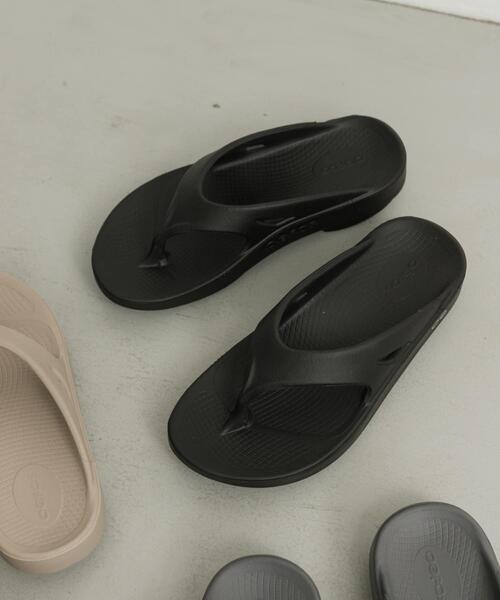 OOFOS（ウーフォス）の「OOFOS　OOriginal（サンダル・レディース・ベージュ/ブラック/グレー/カーキ・6/7/8/5）」の7枚目の写真