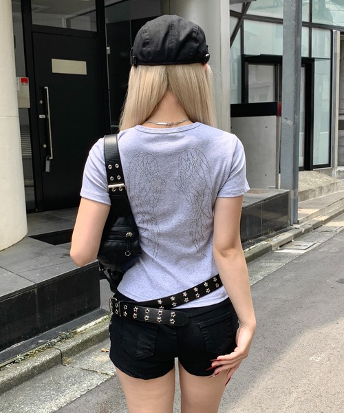 lilful（リルフル）の「羽モチーフ ラインストーン バックデザイン コンパクトTシャツ（Tシャツ/カットソー・レディース・ホワイト/グレー/ブラック・S/M）」の15枚目の写真