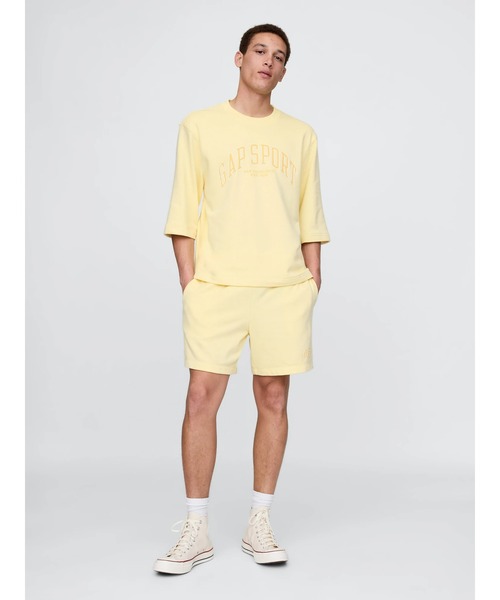 GAP(ギャップ)の「オーバーサイズ GAPグラフィック フレンチテリー クルーネックスウェット(ユニセックス)(スウェット・メンズ・ブルー/イエロー/グリーン/ピンク/オフホワイト/ブラック・S/M/L/XL/XS)」の8枚目の写真