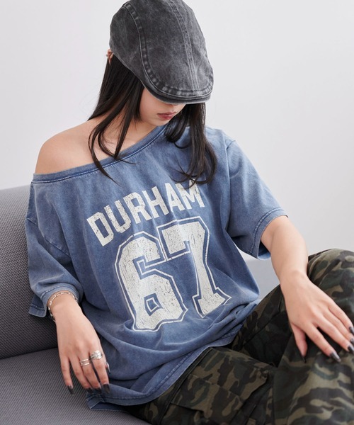 WEGO(ウィゴー)の「WEGO/2WAYグラフィックワンショルBIGT(Tシャツ/カットソー・レディース・その他4/ホワイト/その他1/その他2/その他3/その他5/ネイビー/その他8/その他7/その他6/その他10/その他9/その他12/ブラウン/その他11・FREE)」の4枚目の写真