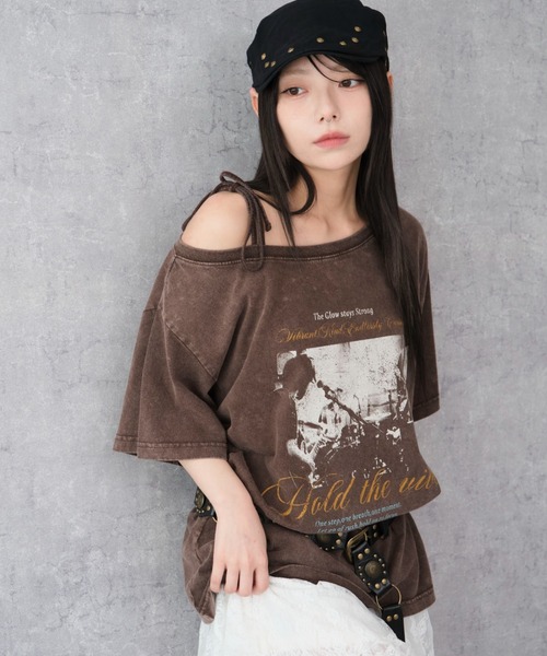 WEGO(ウィゴー)の「WEGO/2WAYグラフィックワンショルBIGT(Tシャツ/カットソー・レディース・その他4/ホワイト/その他1/その他2/その他3/その他5/ネイビー/その他8/その他7/その他6/その他10/その他9/その他12/ブラウン/その他11・FREE)」の3枚目の写真
