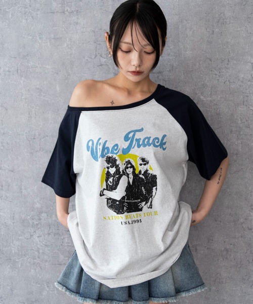 WEGO(ウィゴー)の「WEGO/2WAYグラフィックワンショルBIGT(Tシャツ/カットソー・レディース・その他4/ホワイト/その他1/その他2/その他3/その他5/ネイビー/その他8/その他7/その他6/その他10/その他9/その他12/ブラウン/その他11・FREE)」の13枚目の写真