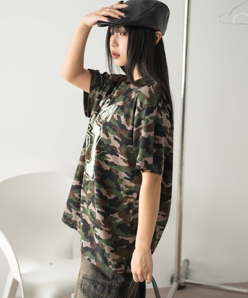WEGO(ウィゴー)の「WEGO/2WAYグラフィックワンショルBIGT(Tシャツ/カットソー・レディース・その他4/ホワイト/その他1/その他2/その他3/その他5/ネイビー/その他8/その他7/その他6/その他10/その他9/その他12/ブラウン/その他11・FREE)」の17枚目の写真