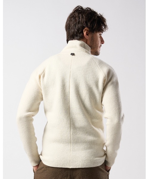 wjk（ダヴルジェイケイ）の「back pile mock-neck（ニット/セーター・メンズ・ブラック/ライトベージュ/オフホワイト/ダークカーキ・SMALL/MEDIUM/LARGE/X-LARGE）」の10枚目の写真