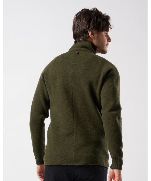 wjk（ダヴルジェイケイ）の「back pile mock-neck（ニット/セーター・メンズ・ブラック/ライトベージュ/オフホワイト/ダークカーキ・SMALL/MEDIUM/LARGE/X-LARGE）」の13枚目の写真