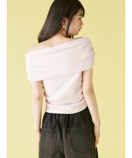 LILY BROWN(リリーブラウン)の「オフショルカットソー(Tシャツ/カットソー・レディース・ブラック/ピンク/オフホワイト・FREE)」の5枚目の写真