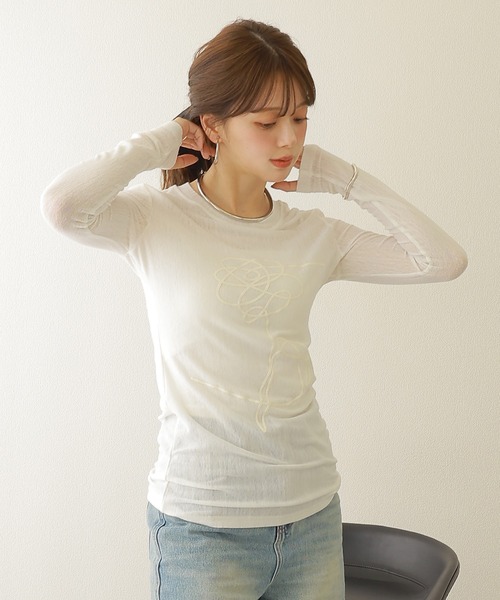 LAULEN(ローレン)の「embroidery sheer tops /コード刺繍 シアー クルーネック トップス(Tシャツ/カットソー・レディース・ホワイト・FREE)」の2枚目の写真