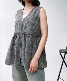 AS KNOW AS plus（アズノゥアズプラス）の「●ぺプラムジップVネックベスト（ベスト）」