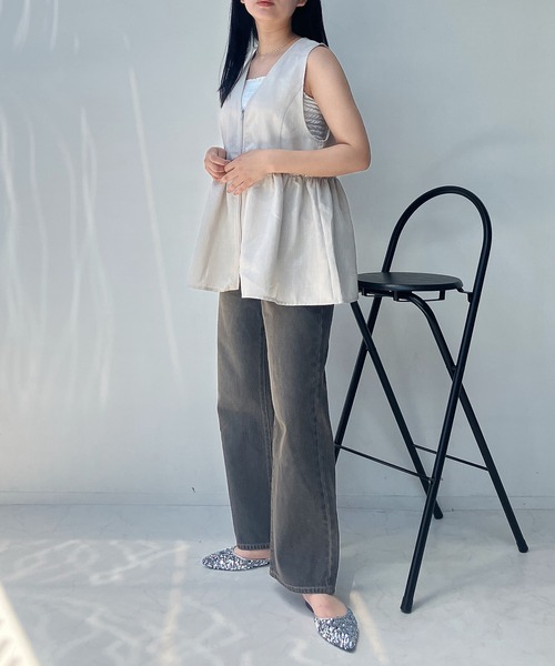 AS KNOW AS plus(アズノゥアズプラス)の「●ぺプラムジップVネックベスト(ベスト・レディース・ブルー系/ベージュ/ブラック系/ブラック/グレー系その他・FREE)」の21枚目の写真