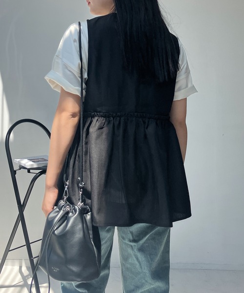 AS KNOW AS plus(アズノゥアズプラス)の「●ぺプラムジップVネックベスト(ベスト・レディース・ブルー系/ベージュ/ブラック系/ブラック/グレー系その他・FREE)」の17枚目の写真