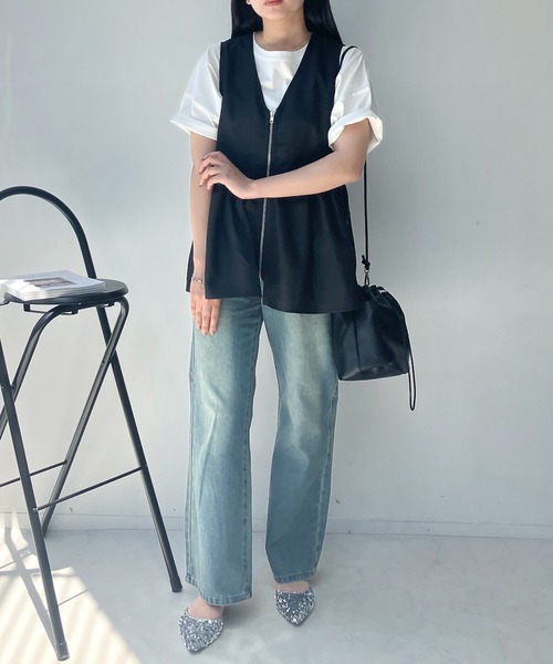 AS KNOW AS plus(アズノゥアズプラス)の「●ぺプラムジップVネックベスト(ベスト・レディース・ブルー系/ベージュ/ブラック系/ブラック/グレー系その他・FREE)」の14枚目の写真