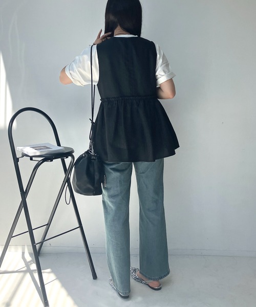 AS KNOW AS plus(アズノゥアズプラス)の「●ぺプラムジップVネックベスト(ベスト・レディース・ブルー系/ベージュ/ブラック系/ブラック/グレー系その他・FREE)」の13枚目の写真